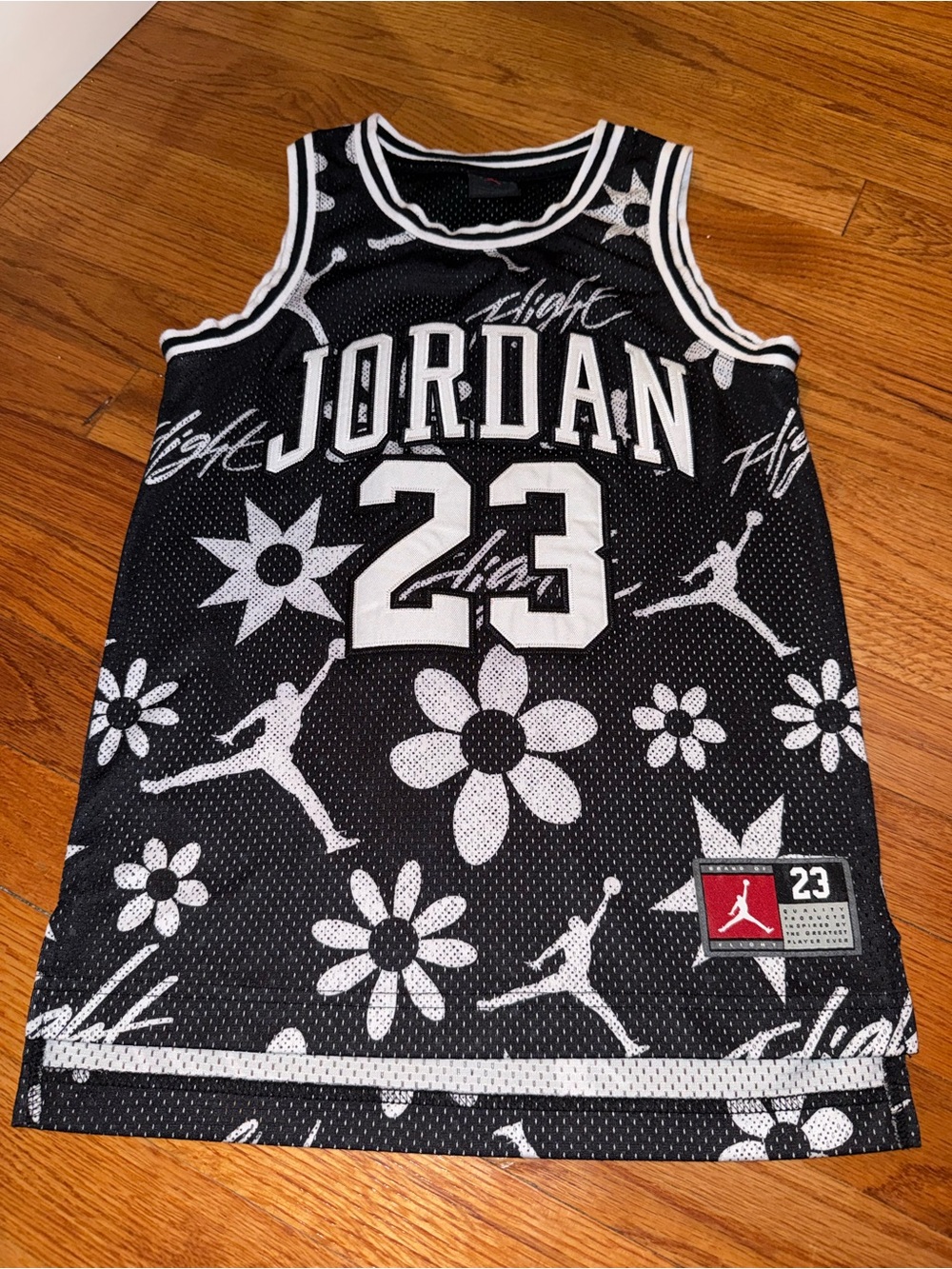 Jordan 23 Black & White Graphic Floral Mesh Youth Jersey Small